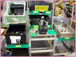 Montagearbeitsplatz mit Zuf�hrung